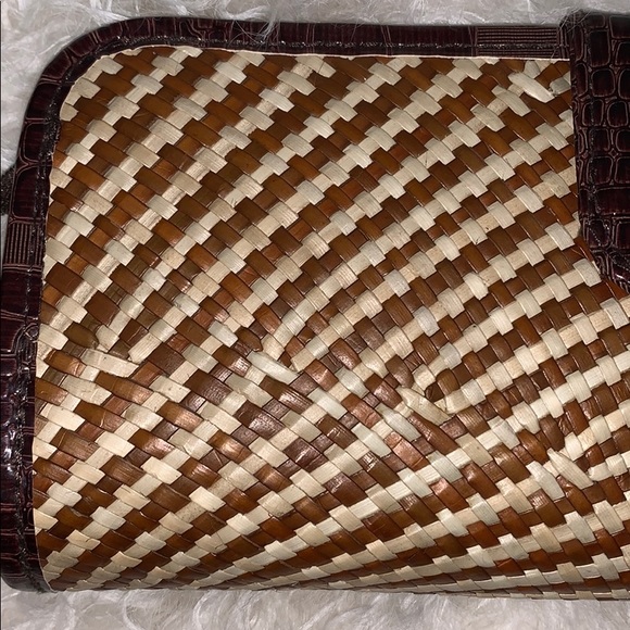 Stunning Woven Straw Clutch - Picture 3 of 13